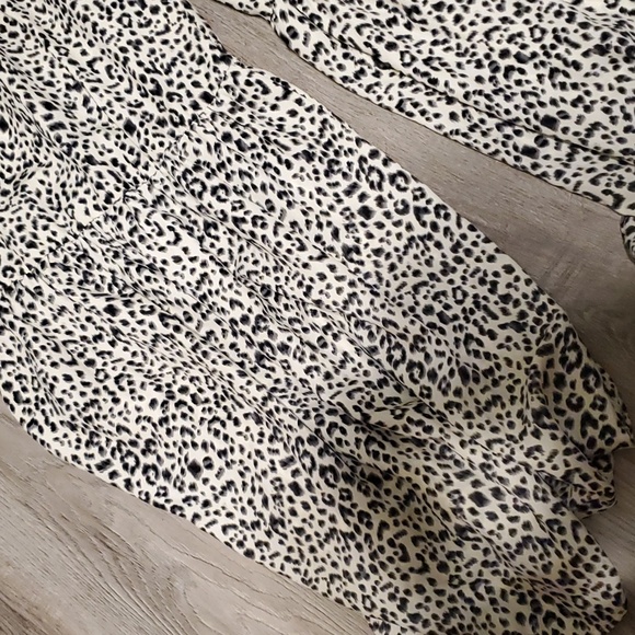 The nines small maternity wide legged jumpsuit rompers cheetah - Picture 2 of 7